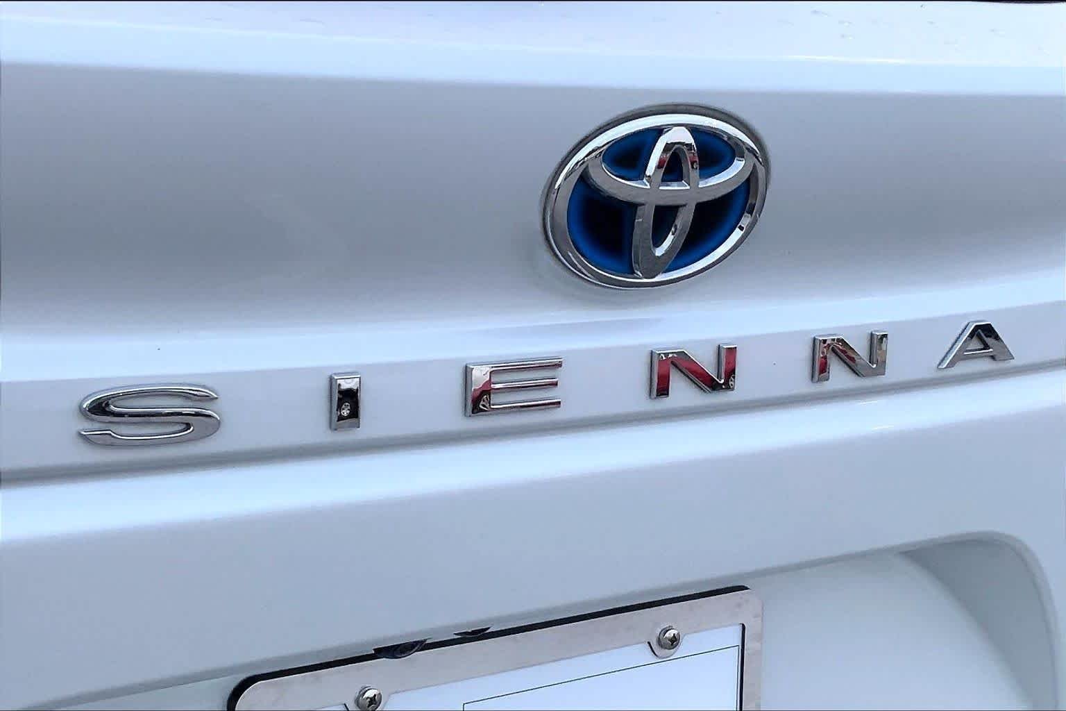 Used 2023 Wind Chill Pearl Toyota Platinum image 28