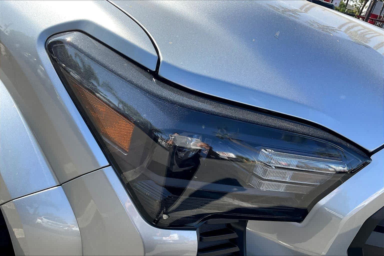 2025 Toyota Tacoma SR5 - Photo 13