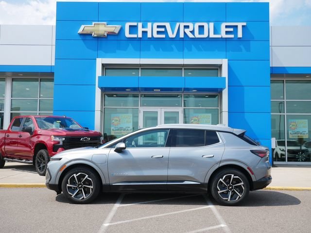 Used 2024 Chevrolet Equinox EV LT with VIN 3GN7DLRPXRS260729 for sale in Roseville, MN