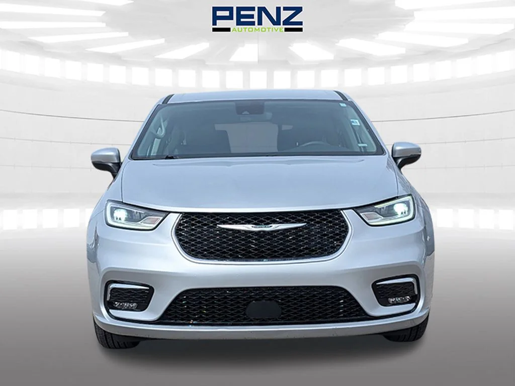 Used 2023 Chrysler Pacifica Touring L with VIN 2C4RC1BG1PR578283 for sale in Rochester, Minnesota
