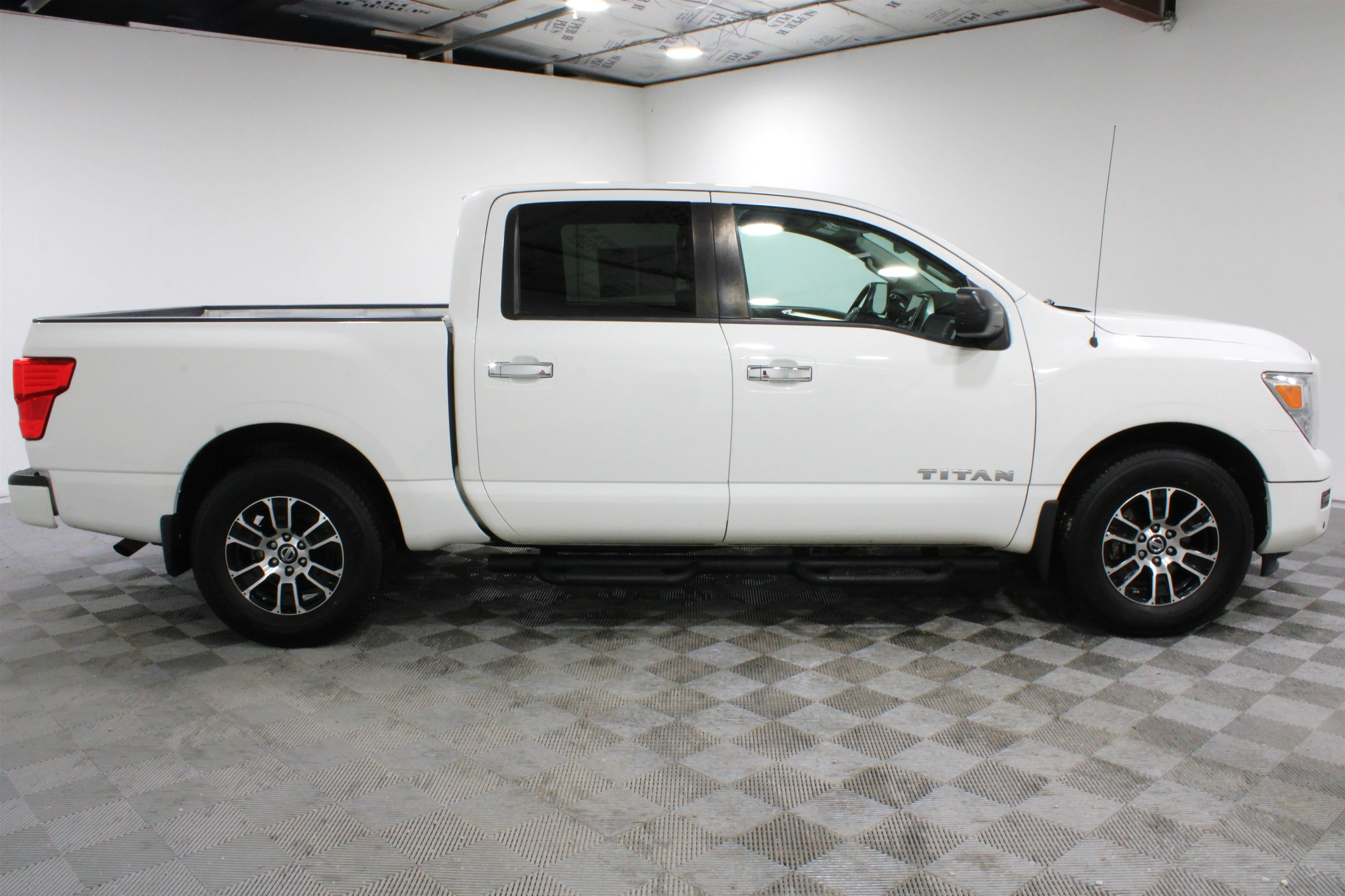 2021 Nissan Titan SV - Photo 25
