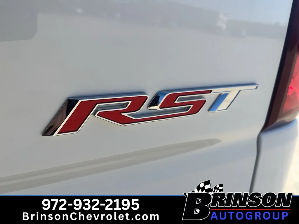 New 2026 Summit White Chevrolet RST image 9