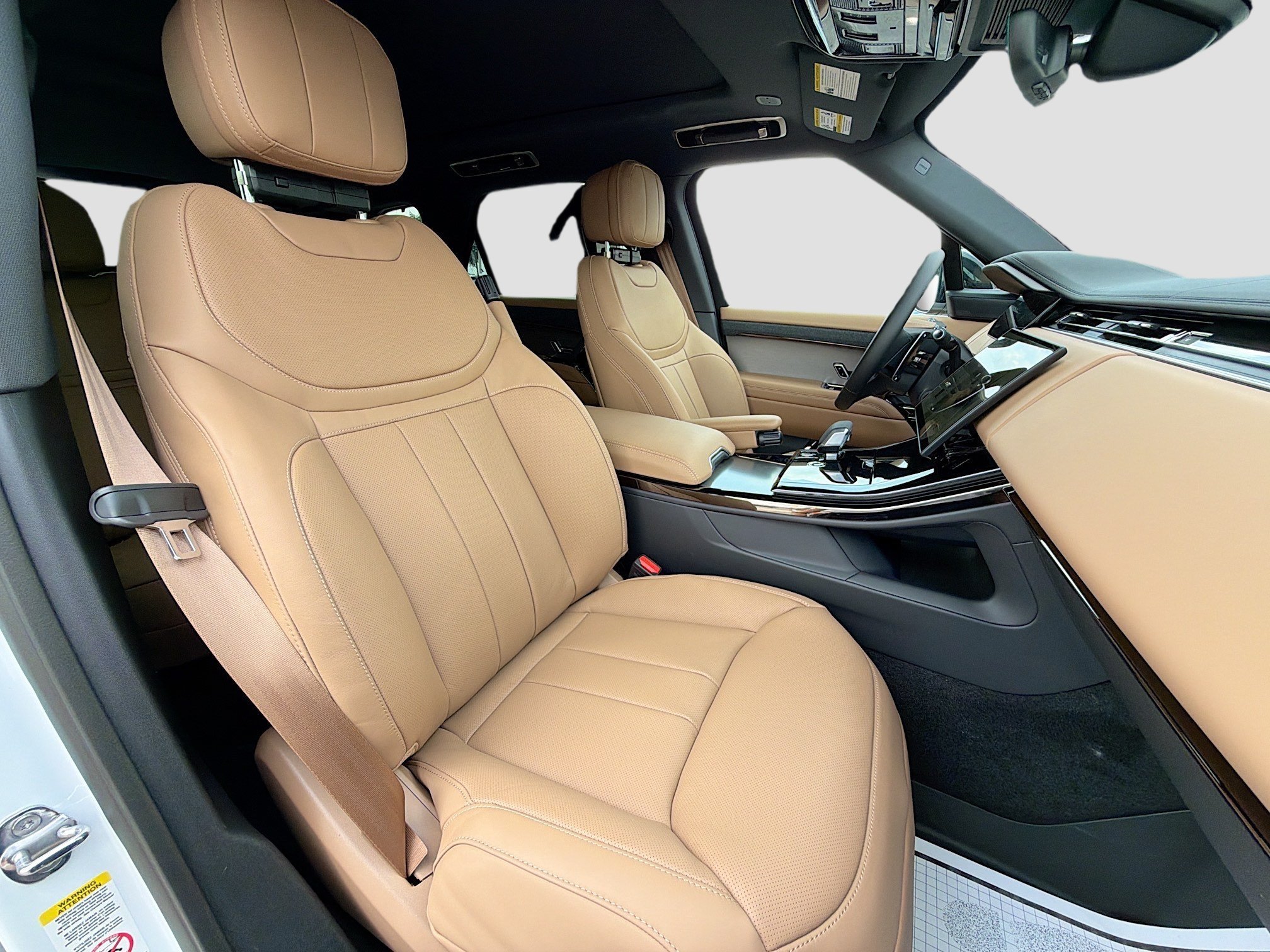 New 2026 Fuji White Land Rover SE image 15