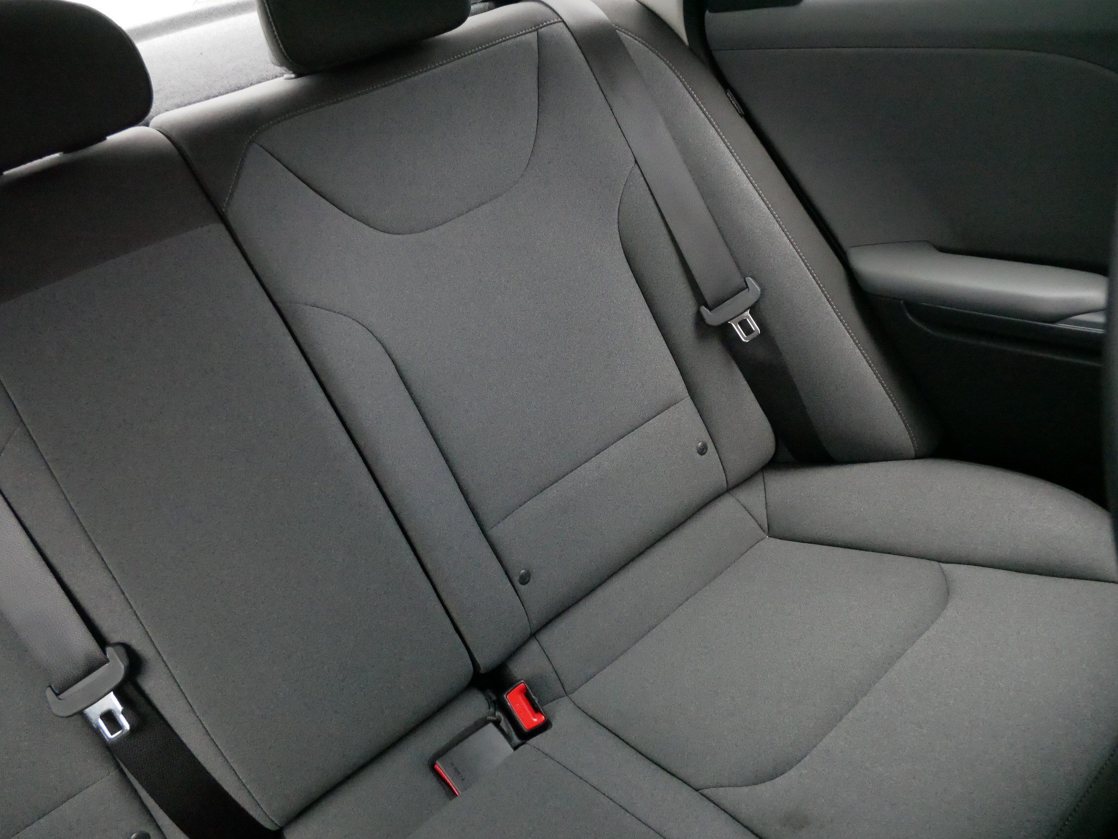 Used 2025 Snow White Pearl Kia LXS image 14