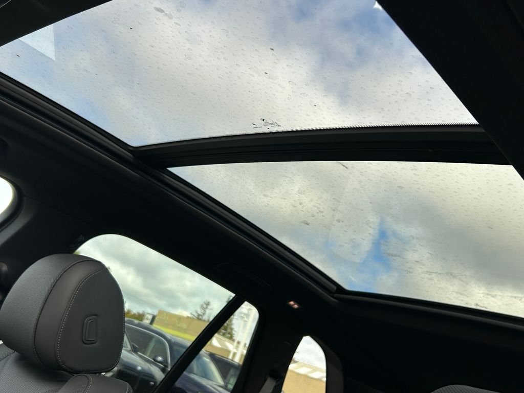 New 2026 Tanzanite Blue II Metallic BMW xDrive50e image 16