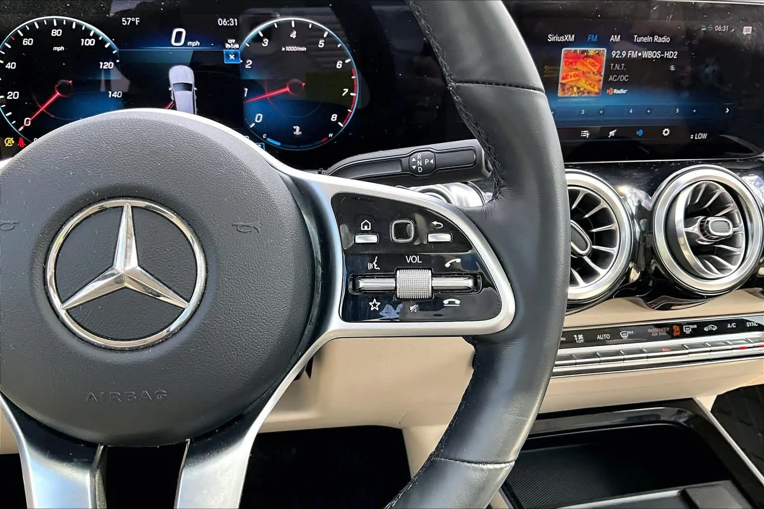 Used 2023 Night Black Mercedes-Benz GLB 250 image 25