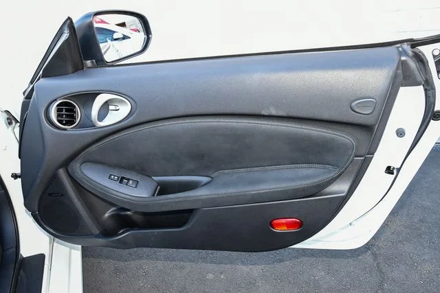 Used 2014 White Nissan Touring image 26
