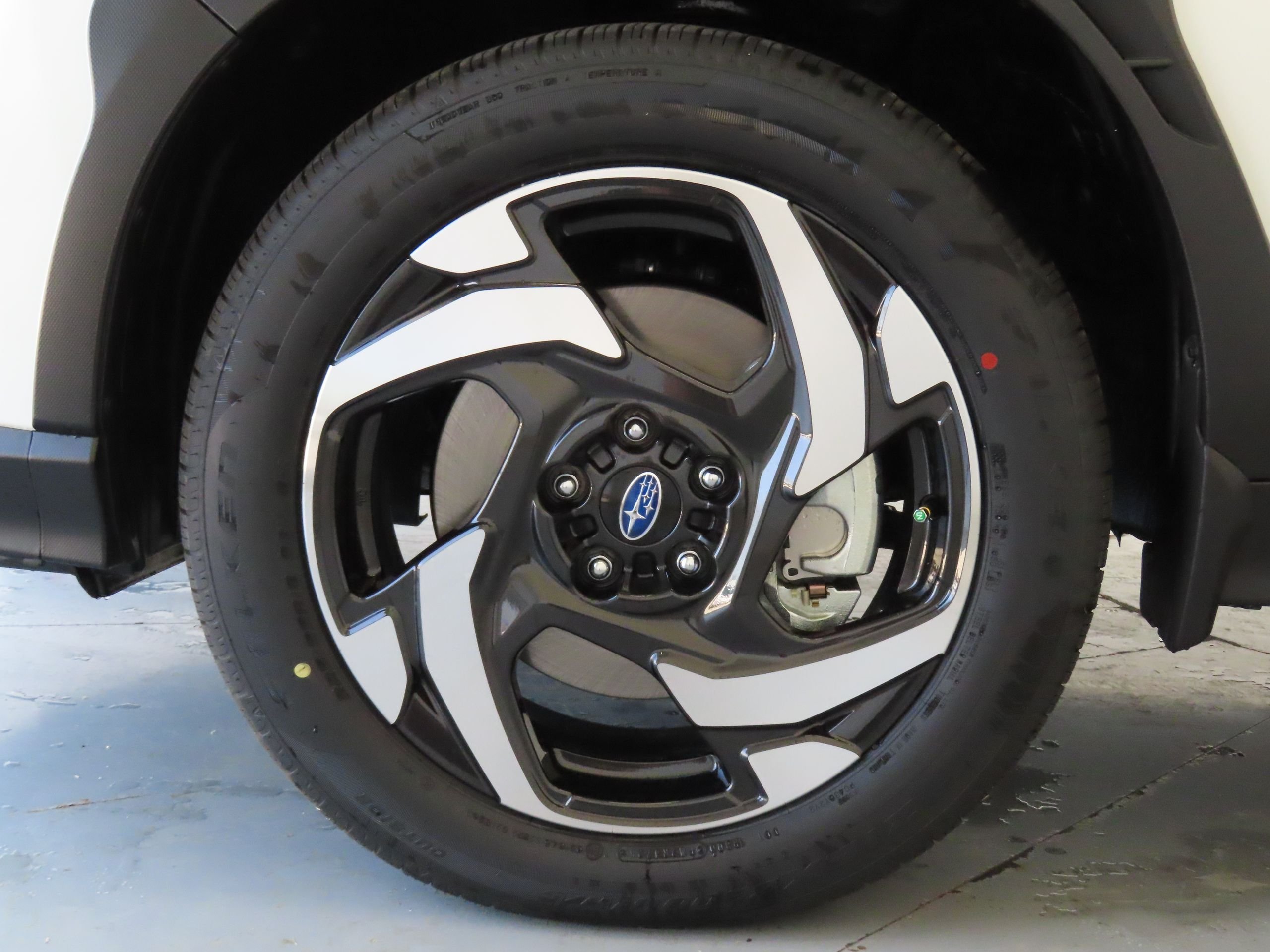 New 2026 CRYSTAL WHITE PEARL Subaru Limited Hybrid image 27