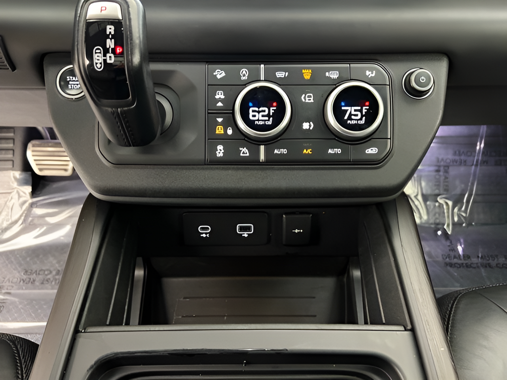 Used 2021  Land Rover X image 22