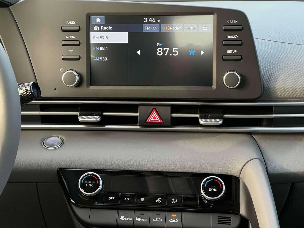 2025 Hyundai Elantra SEL - Photo 38