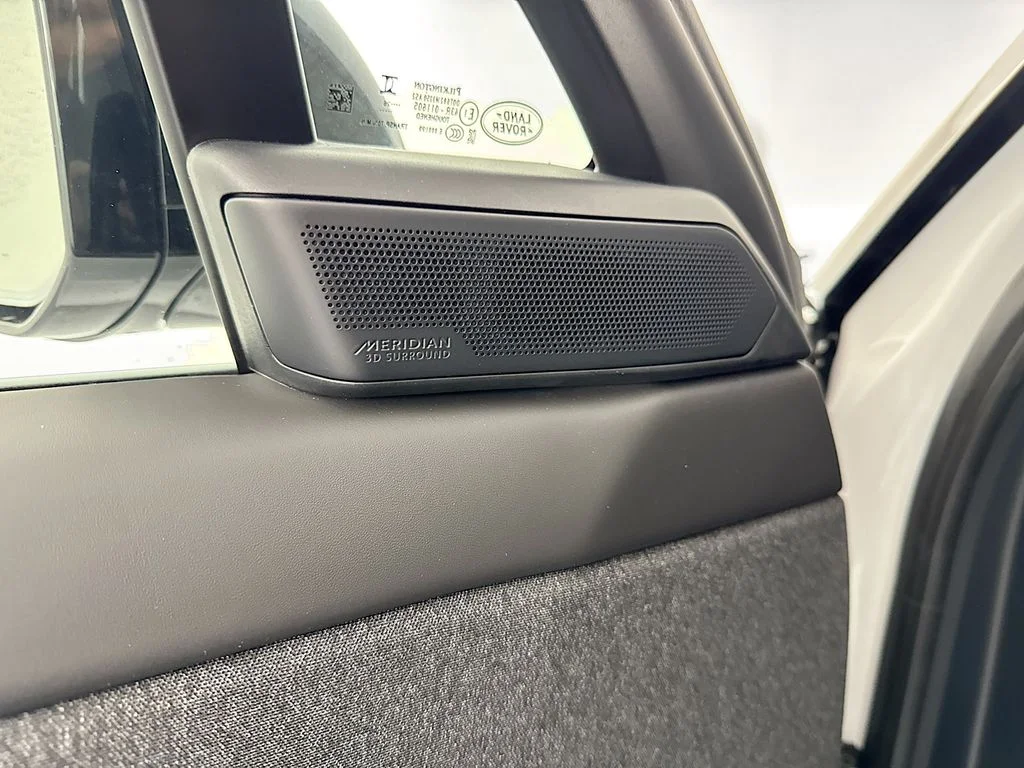 New 2026 Fuji White Land Rover Dynamic SE image 19