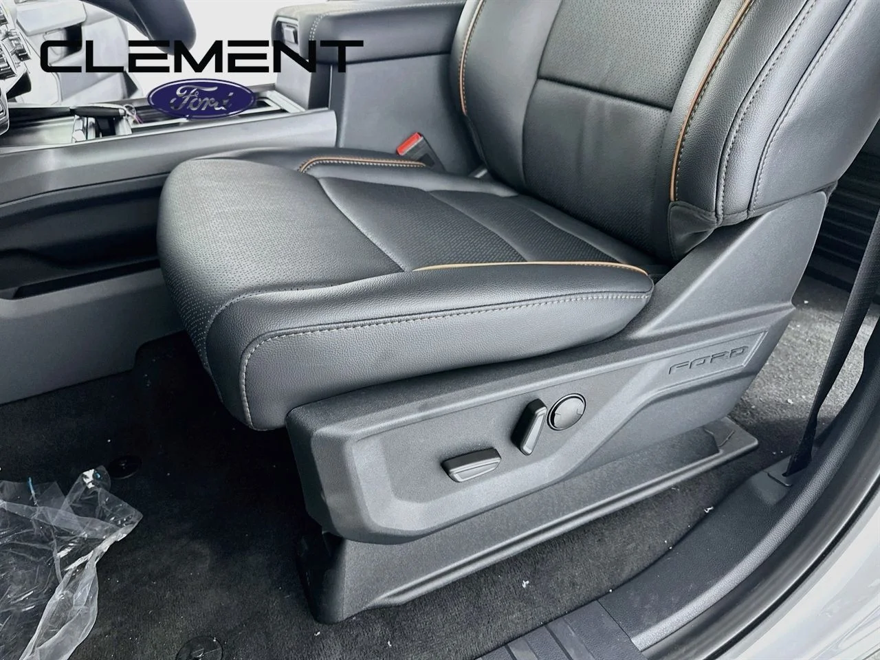 New 2026 Oxford White Ford F-350® Lariat® image 27