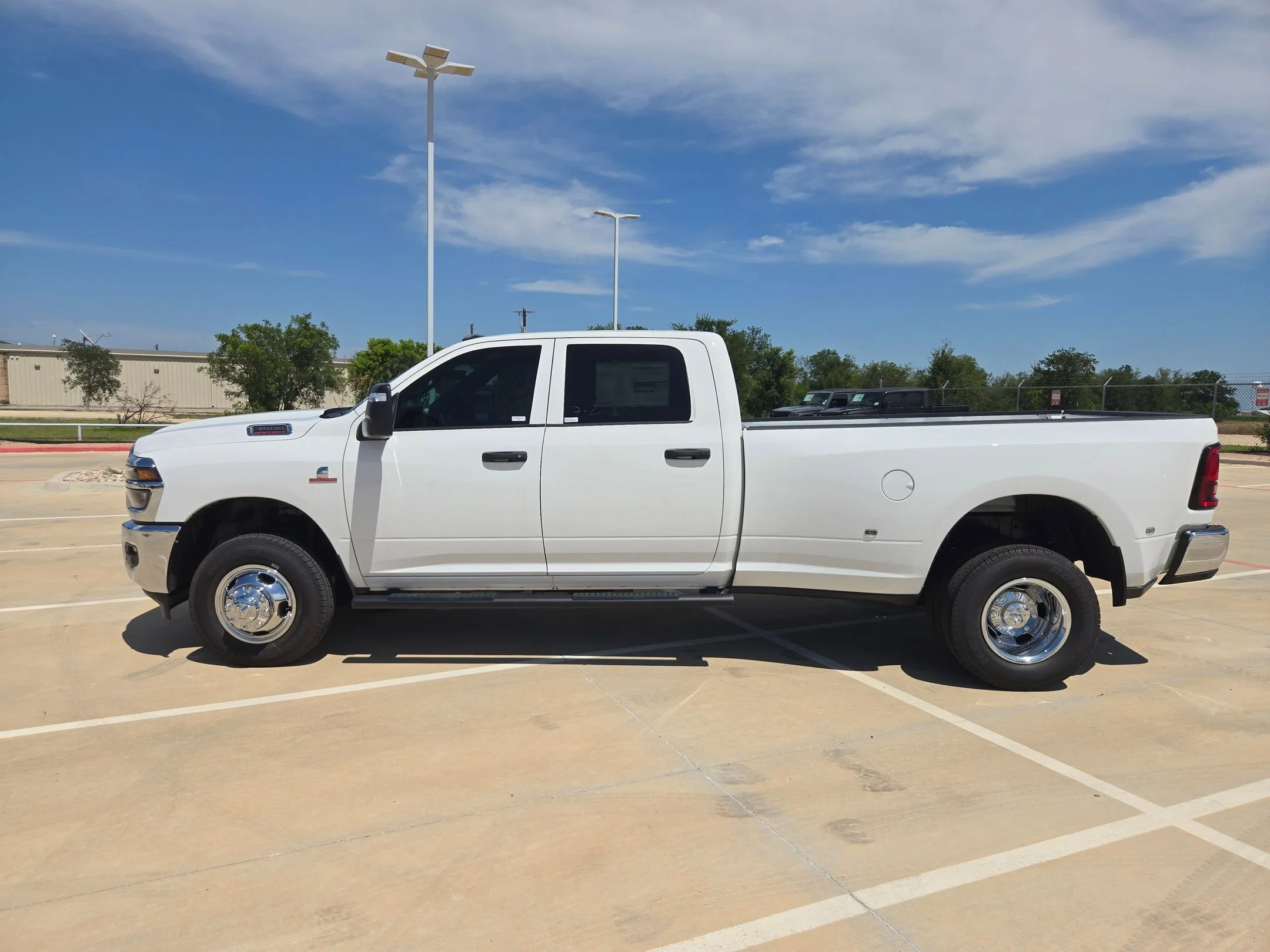 New 2026 Bright White Clear-Coat Exterior Paint RAM Tradesman image 6