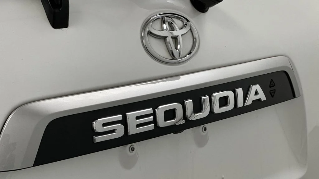 Used 2020 White Toyota Platinum image 24