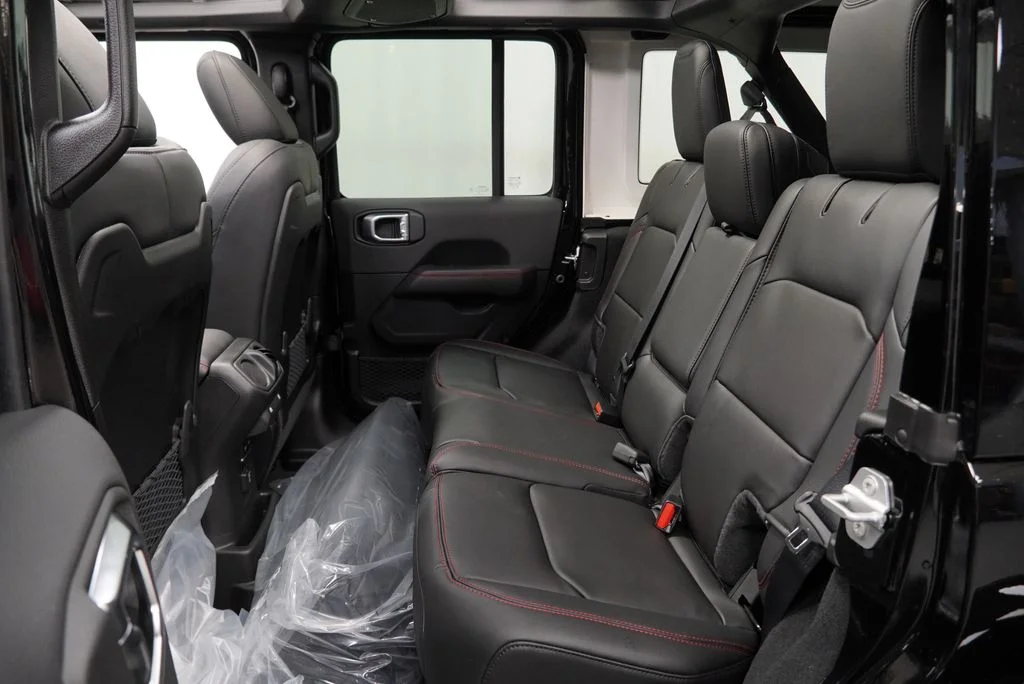New 2026 Black Clear-Coat Exterior Paint Jeep Rubicon image 17