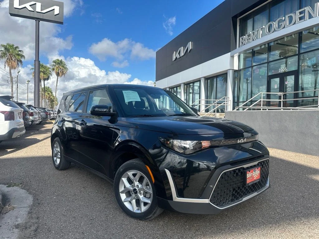 Used 2023 Black Kia LX image 1