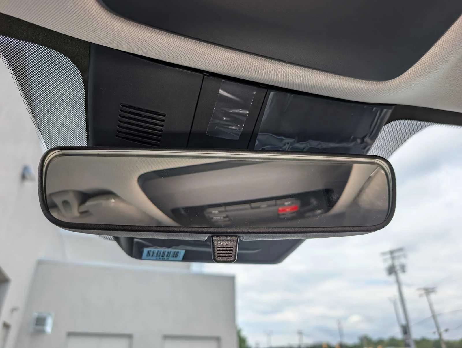 New 2027 Ceramic Silver Kia LXS image 30