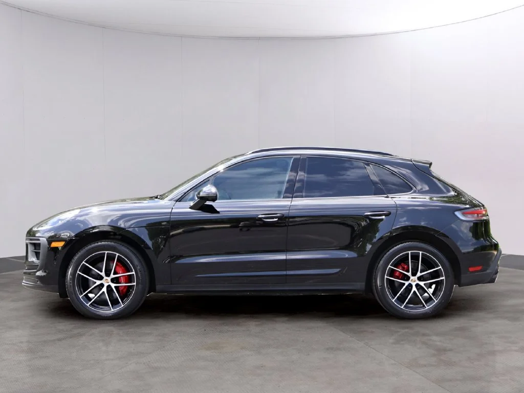 Used 2023  Porsche S image 2