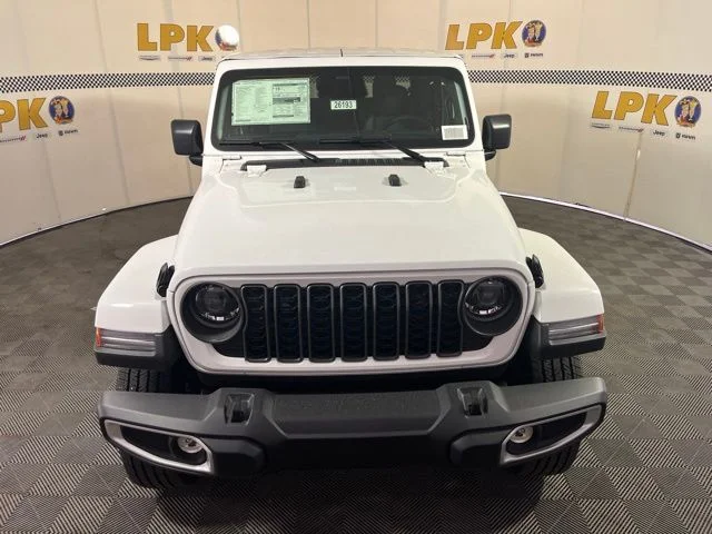 New 2026 Bright White Clear-Coat Exterior Paint Jeep Sahara image 29