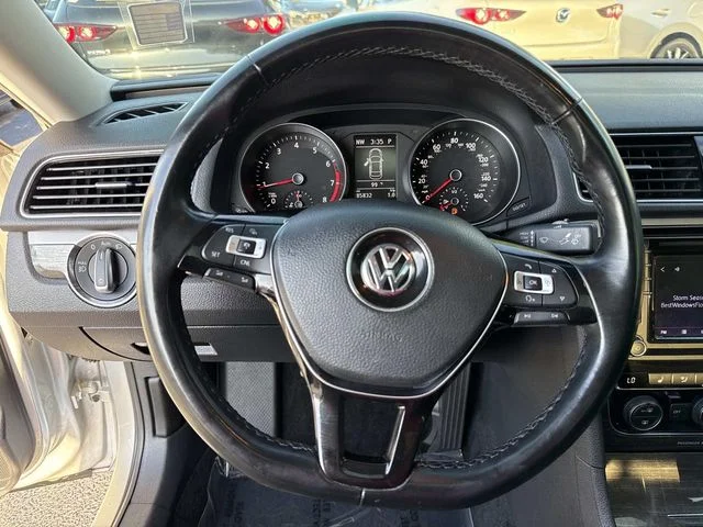 Used 2018 Silver Volkswagen 2.0T SE image 41