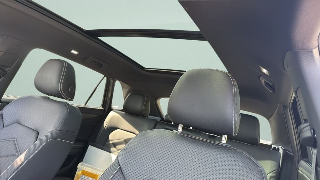 New 2026 Deep Black Pearl Volkswagen SE w/Technology image 16
