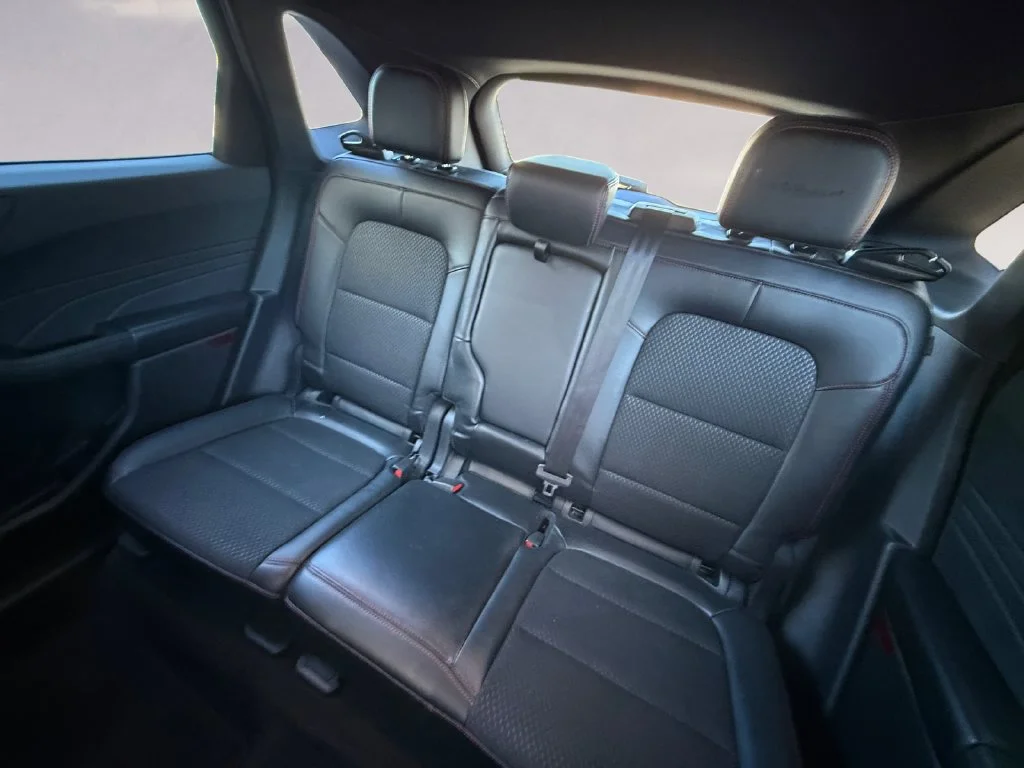 2025 Ford Escape ST-Line Select - Photo 16