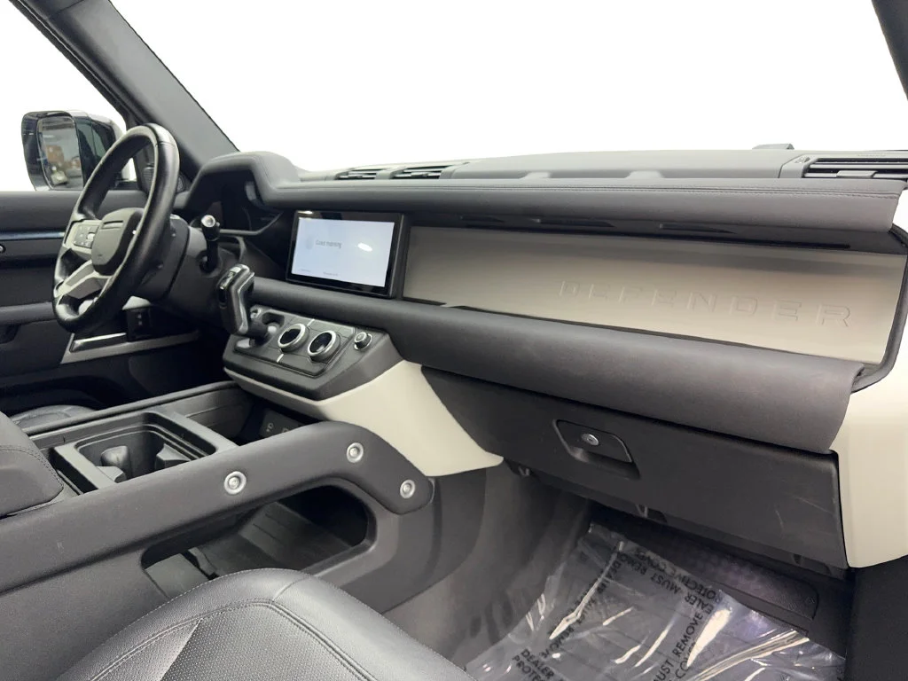 Used 2023 Blue Land Rover SE image 54