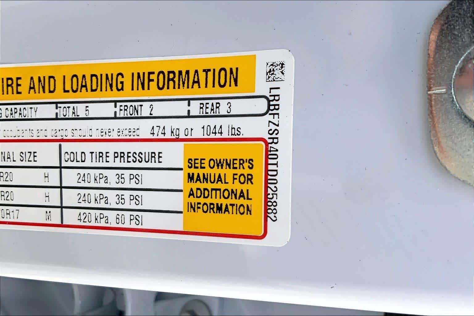 Used 2026 Iridescent White Tricoat Buick Avenir image 29