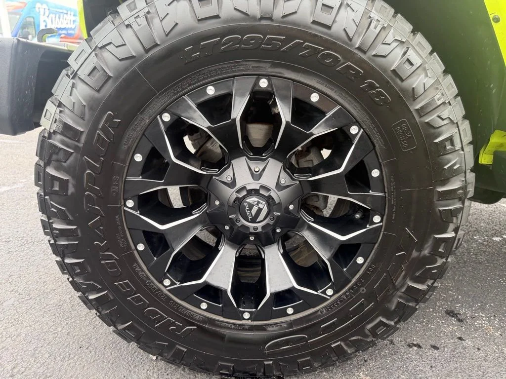 Used 2017 Green Jeep Unlimited Sahara image 19