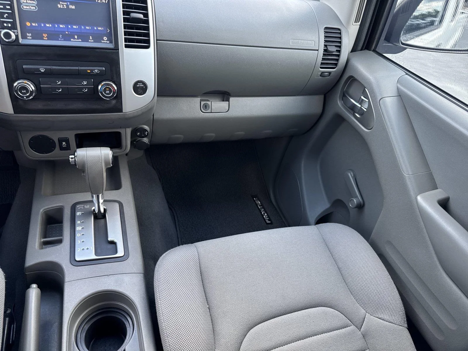 Used 2019 Glacier White Nissan S image 16