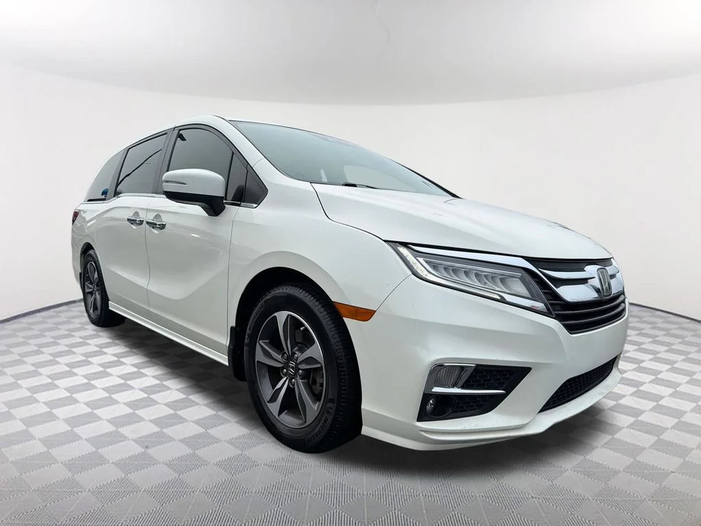 Used 2019  Honda Touring image 3