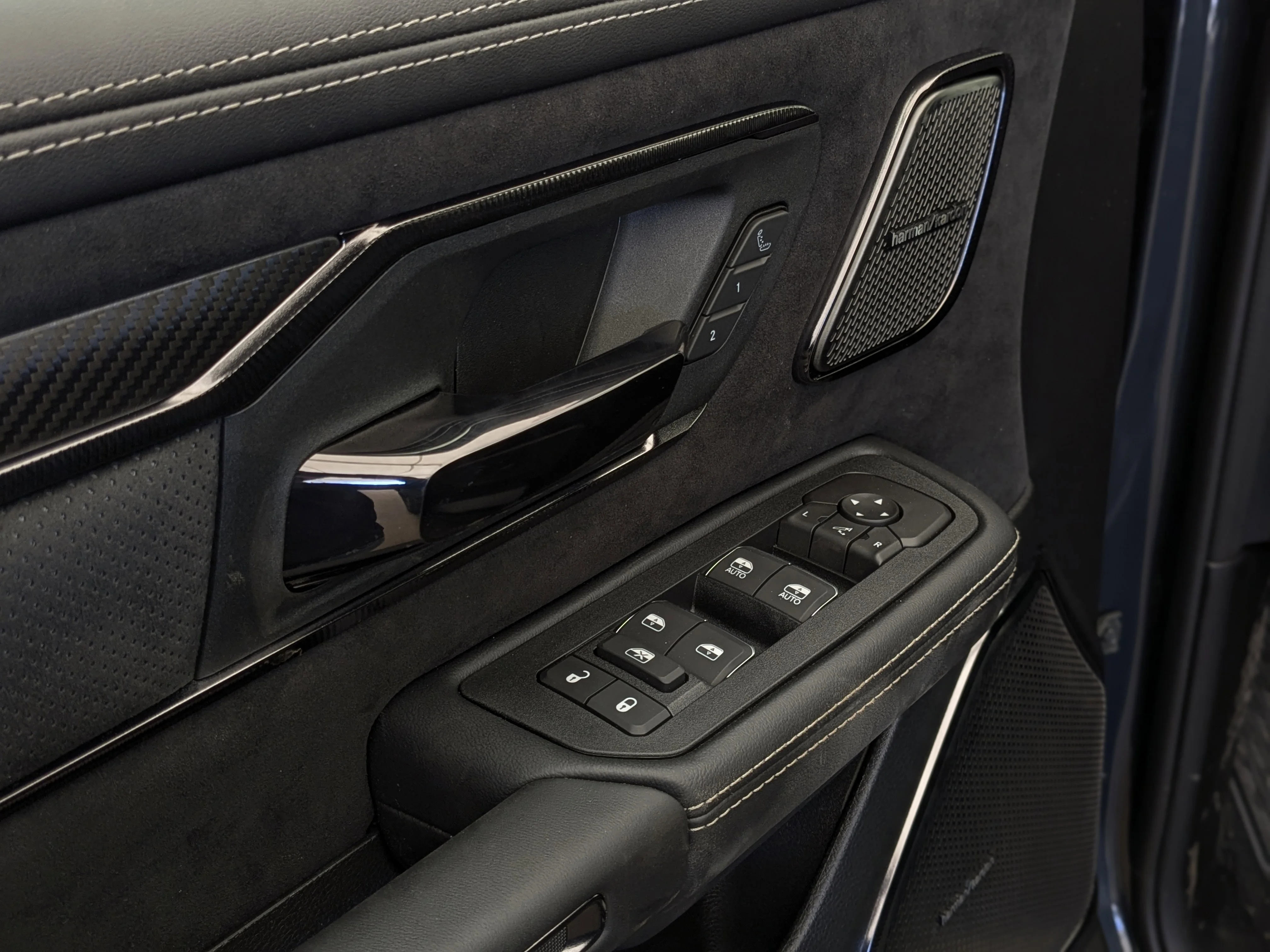 New 2026 Blue RAM RHO - - 3.0L Hurricane HO T-Turbo - RHO Level 1 Pkg w/ 14.4 Screen - Pano Sunroof & Massage Seats! image 15