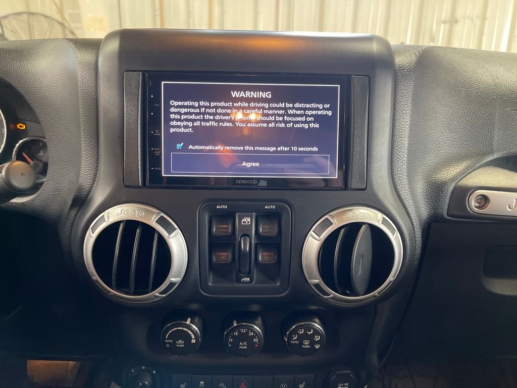 Used 2015 Silver Jeep Unlimited Rubicon image 19