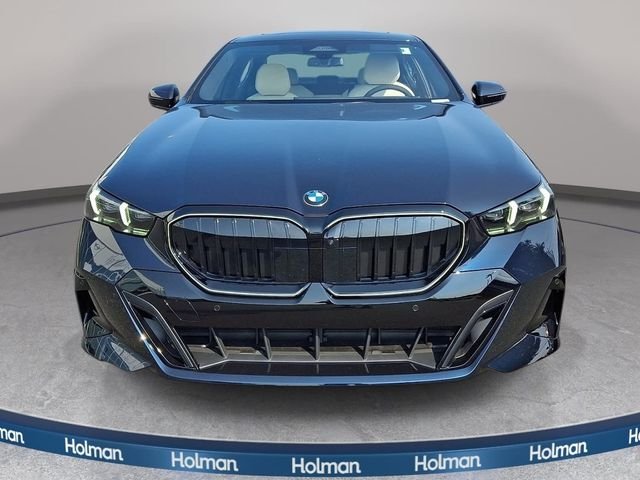 New 2027 Carbon Black Metallic BMW 530i xDrive image 2