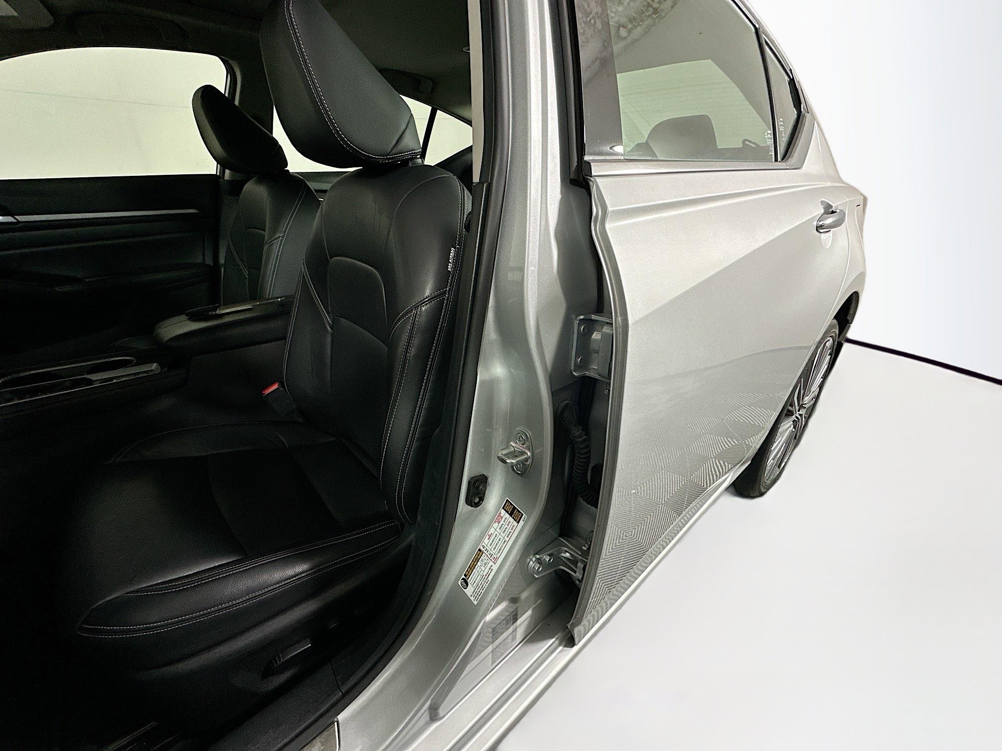 Used 2024 Brilliant Silver Metallic Nissan 2.5 SL image 12