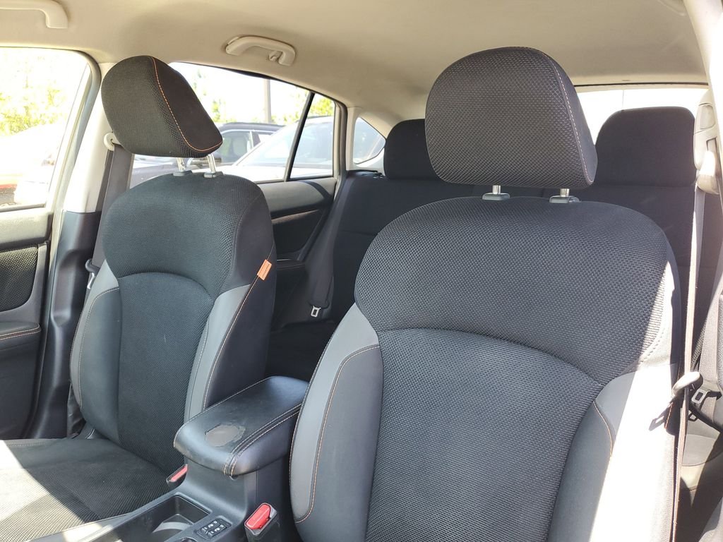 Used 2016 Khaki Subaru 2.0i Premium image 8