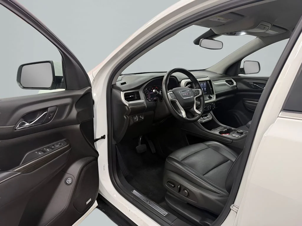 Used 2023 White GMC SLT image 9