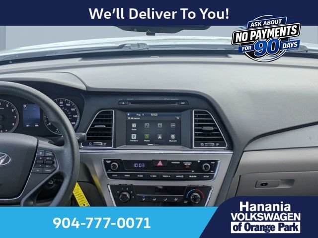 Used 2016 White Hyundai SE image 17