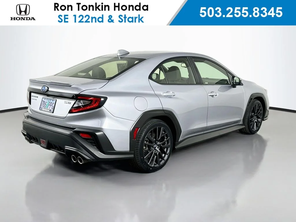 Used 2023 Ice Silver Metallic Subaru Premium image 9