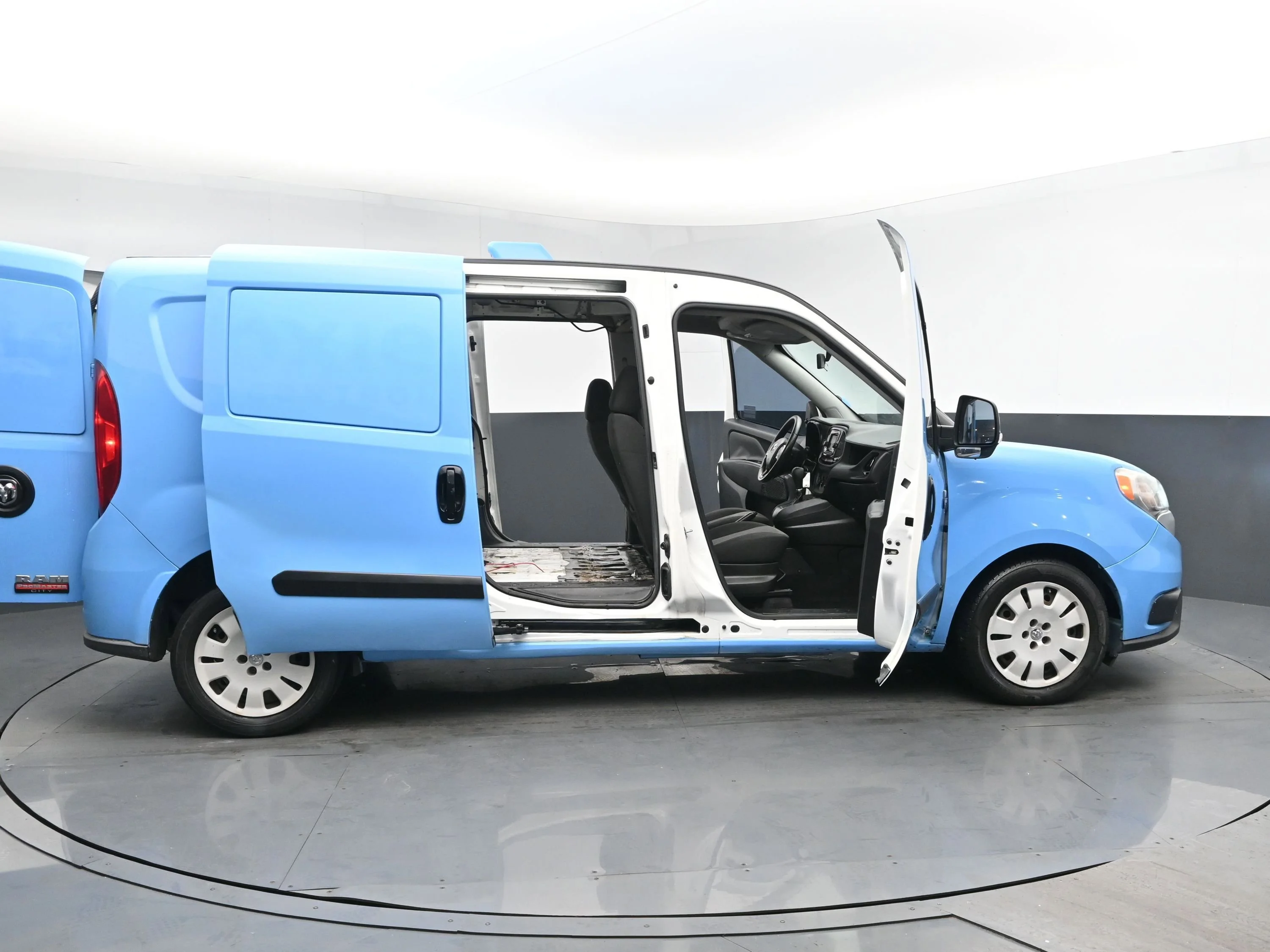 Used 2017 Blue RAM Tradesman SLT image 29
