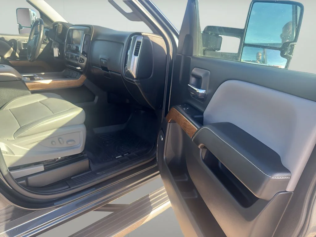 Used 2018 GRAPHITE METALLIC Chevrolet LTZ image 14