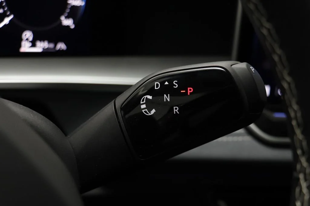 2026 Volkswagen Tiguan SE - Photo 12