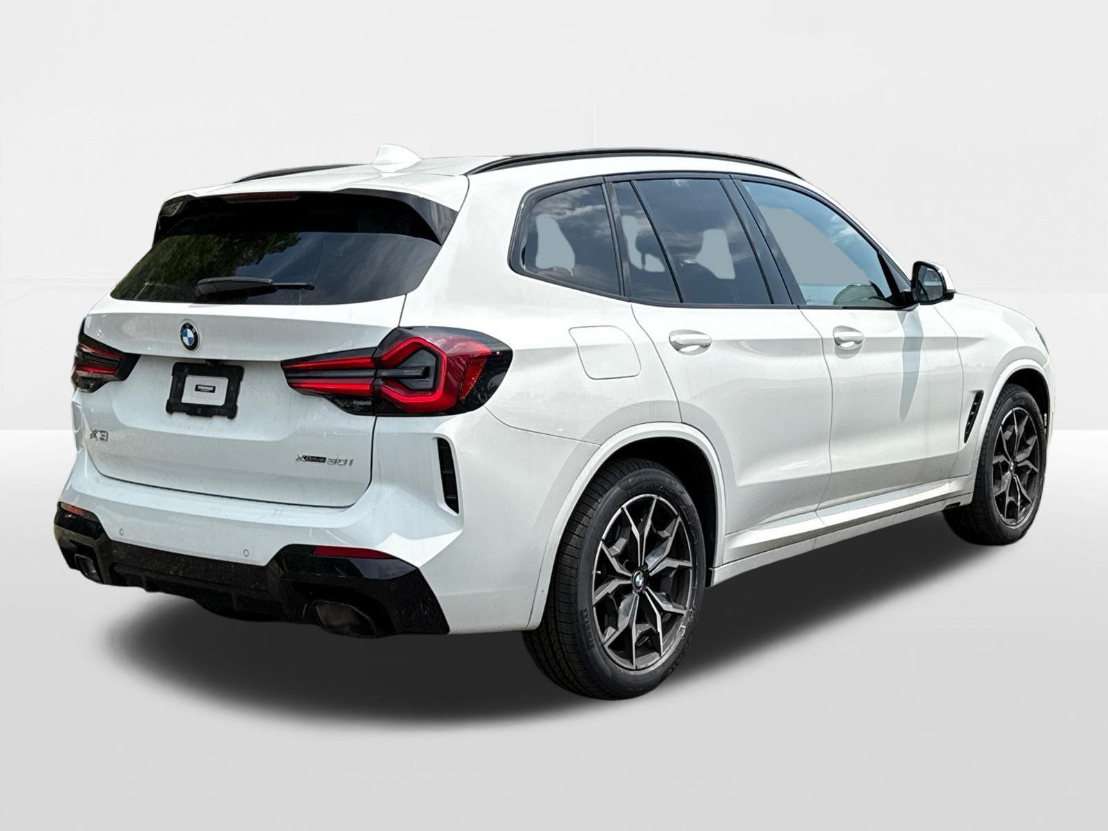 Used 2023 Alpine White BMW xDrive30i image 5