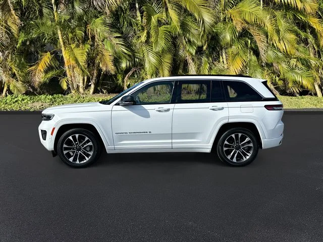Certified Used 2025 White Jeep Overland image 9