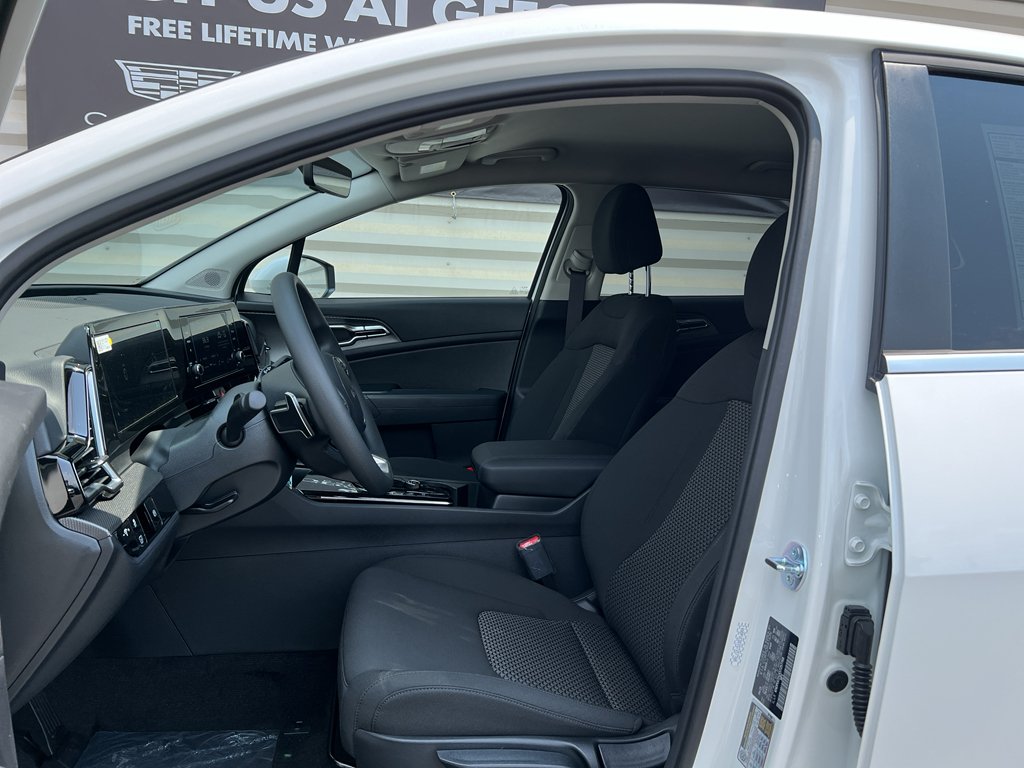 2025 Kia Sportage LX Hybrid - Photo 10
