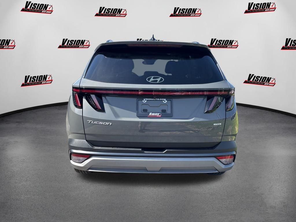 Certified Used 2025 Gray Hyundai SEL Convenience image 4