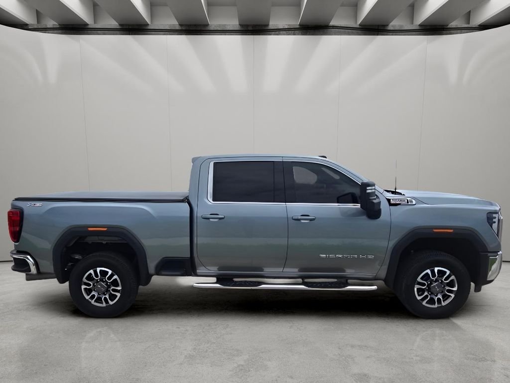 Used 2025 Sterling Metallic GMC SLE image 6