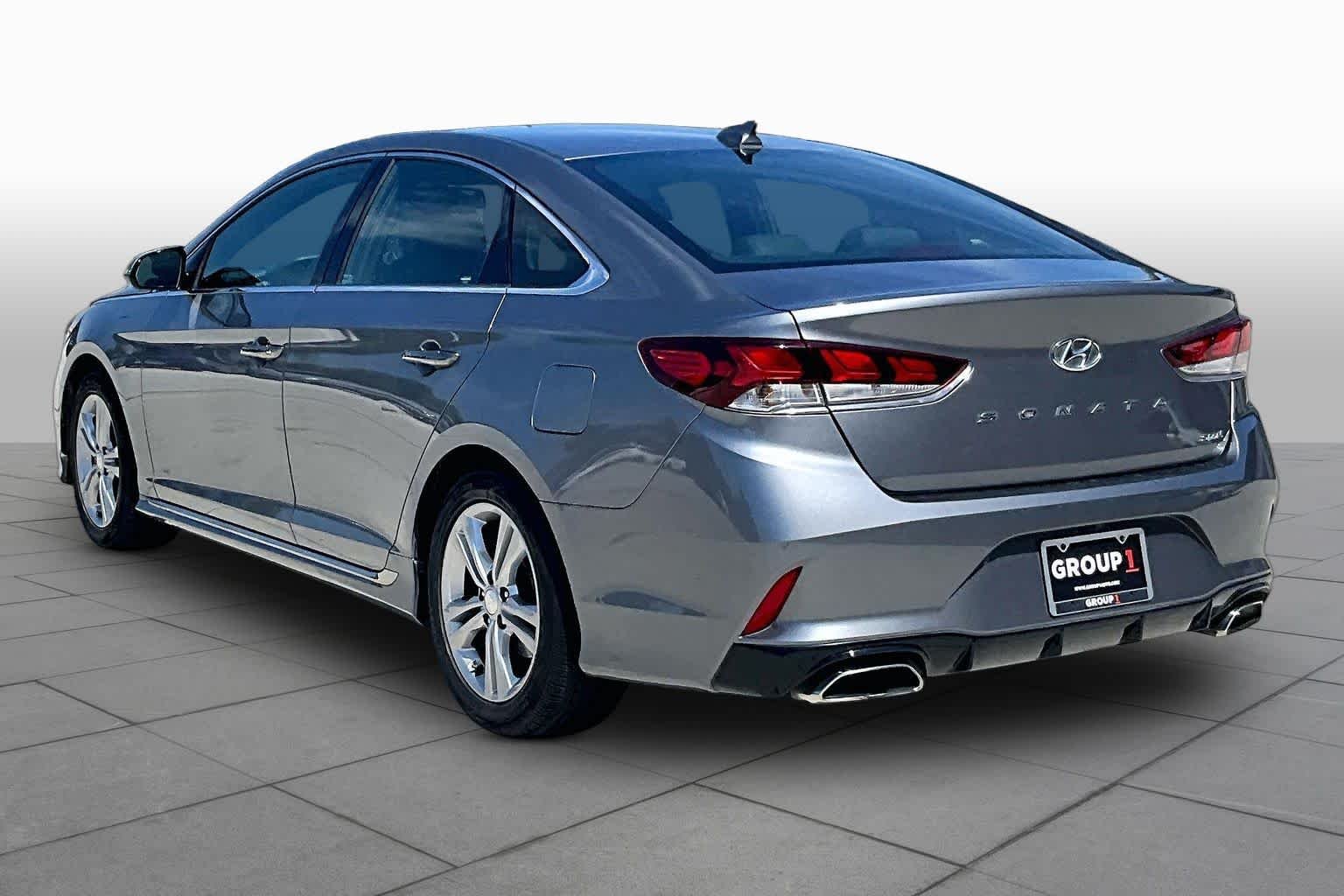 Used 2018 Machine Gray Hyundai Sport image 10
