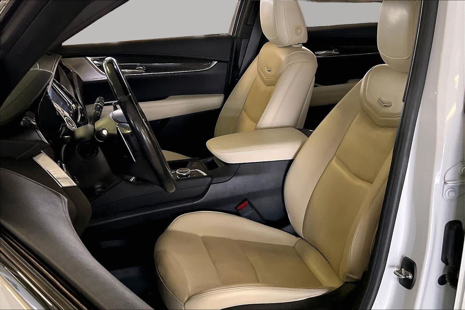Used 2020 Crystal White Tricoat Cadillac AWD Sport image 7