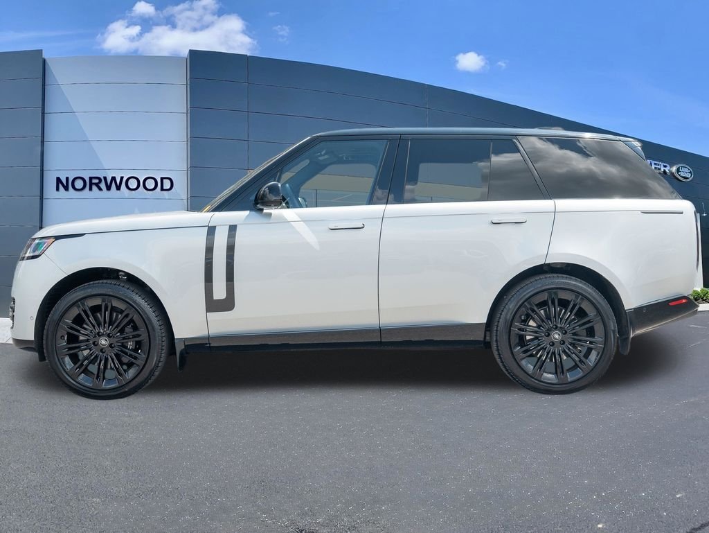 Used 2024 Silver Land Rover SE image 7
